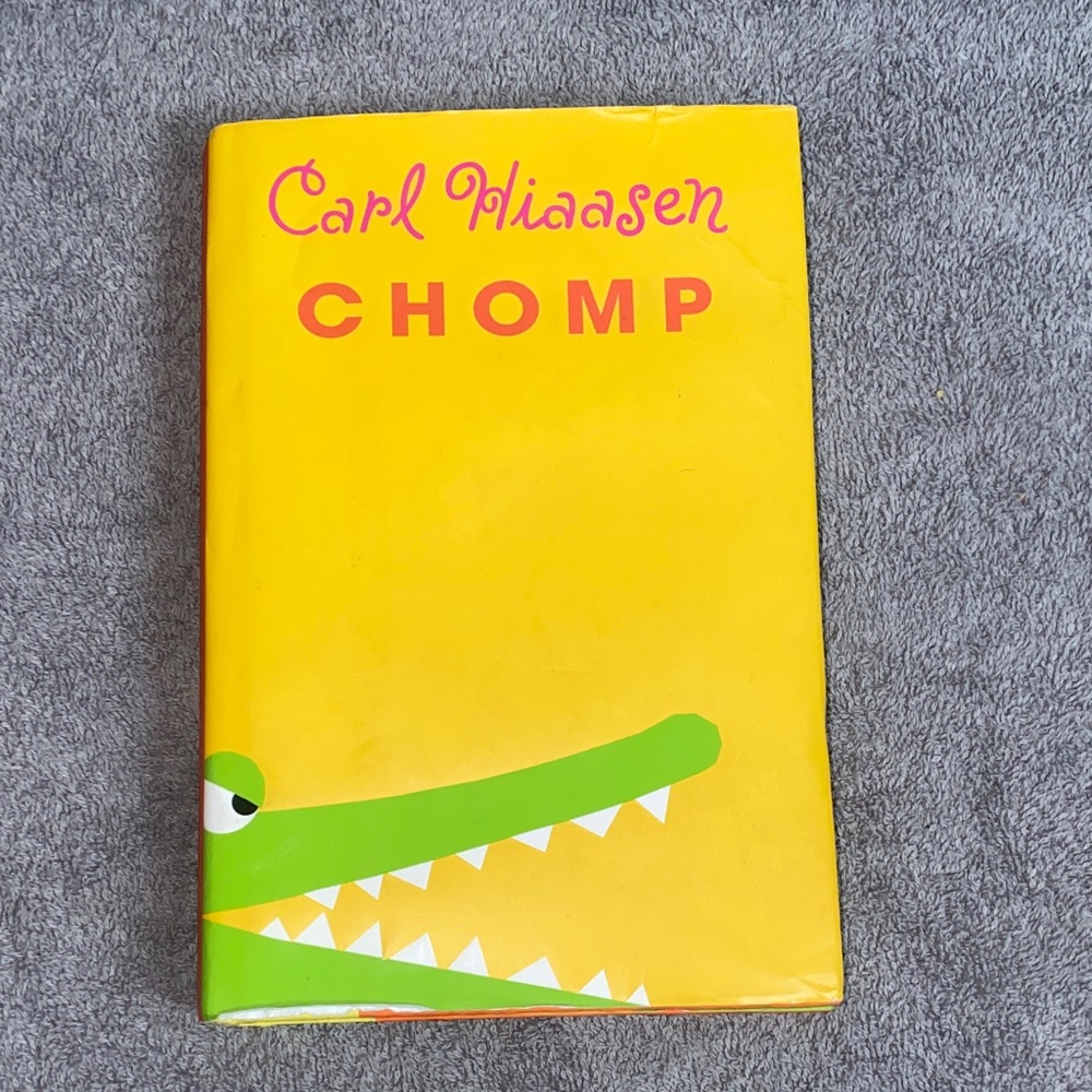 🪿Adorable “CHOMP” book by Carl Hiaasen! - Picture 1 of 4